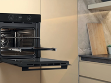 Fotogalerie Vestavná multifunkční trouba Whirlpool - OMK58CU1SB