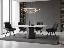 Fotogalerie Otočná jídelní židle Moty Velvet - Černá 