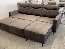 Fotogalerie Moderní sedací souprava Malta tvar L hnědá na vysokých nohách - pravá