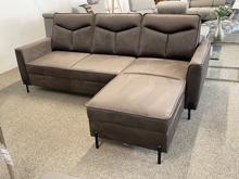 Fotogalerie Moderní sedací souprava Malta tvar L hnědá na vysokých nohách - pravá