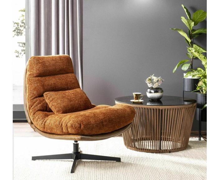 Luxusní otočné křeslo Felicia Raven – skořicová v interiéru