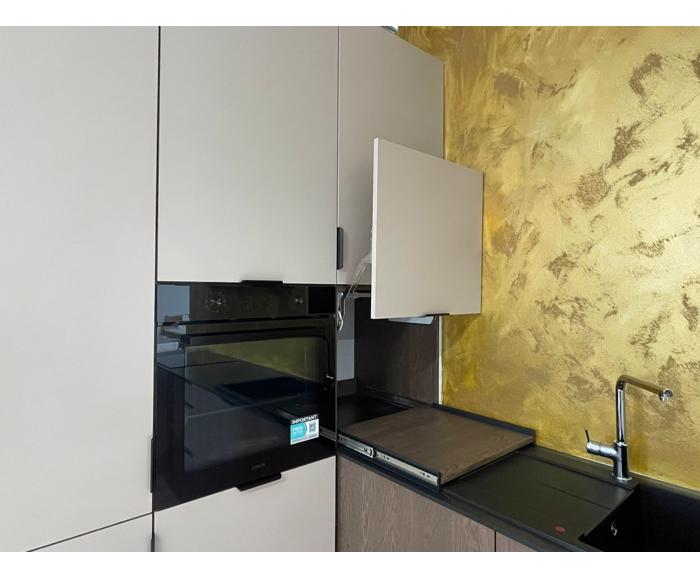 Fotogalerie Rohová kuchyňská linka Sorello 180 x 317 cm s pracovní deskou výšky 13 mm