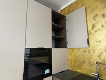 Fotogalerie Rohová kuchyňská linka Sorello 180 x 317 cm s pracovní deskou výšky 13 mm