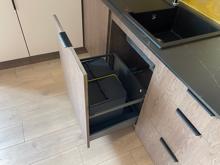 Fotogalerie Rohová kuchyňská linka Sorello 180 x 317 cm s pracovní deskou výšky 13 mm