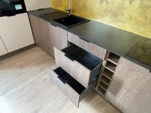 Fotogalerie Rohová kuchyňská linka Sorello 180 x 317 cm s pracovní deskou výšky 13 mm